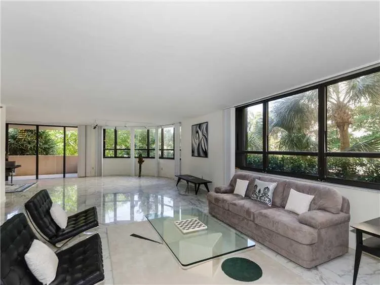 The Tiffany #107 image #14