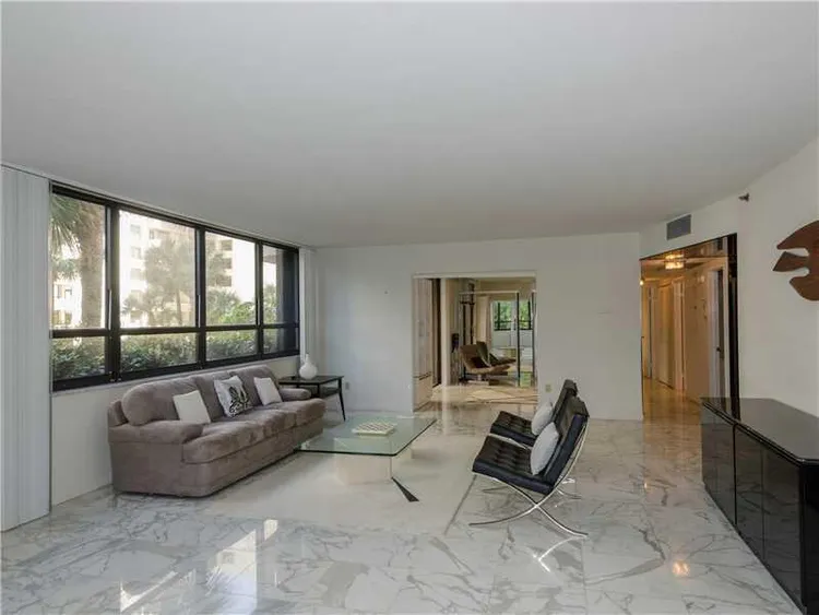 The Tiffany #107 image #15