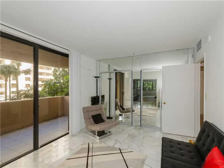 The Tiffany #107 image #16