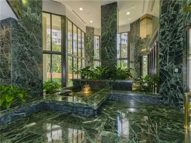 The Tiffany #107 image #24