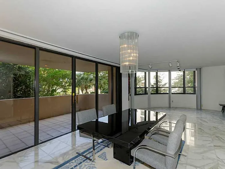 The Tiffany #107 image #6