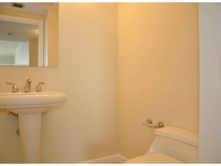 Villa Regina Condo #807 image #14