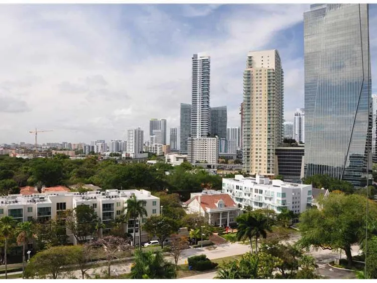 Villa Regina Condo #807 image #17