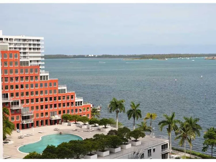 Villa Regina Condo #807 image #20