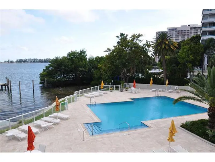 Villa Regina Condo #807 image #28