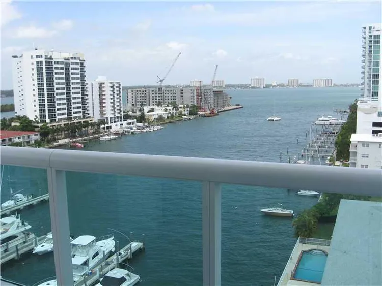 360 Condo #1005 image #10