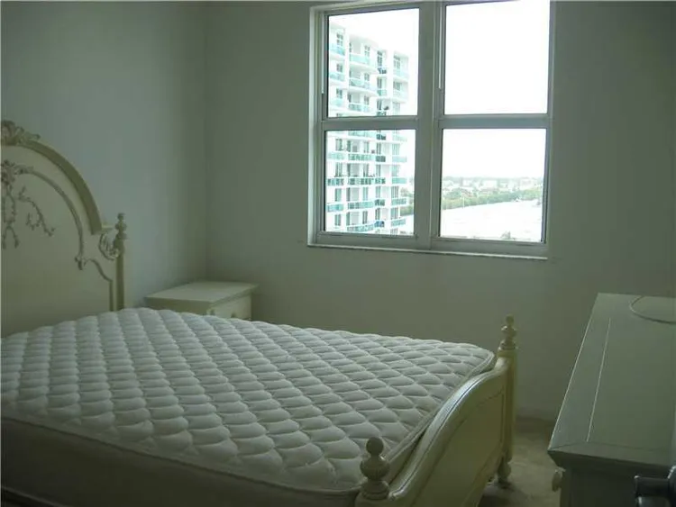 360 Condo #1005 image #7