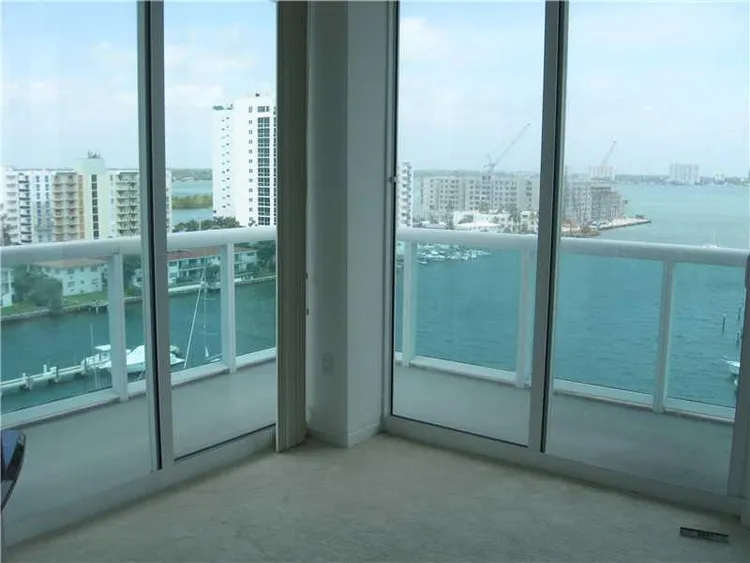 360 Condo #1005 image #9