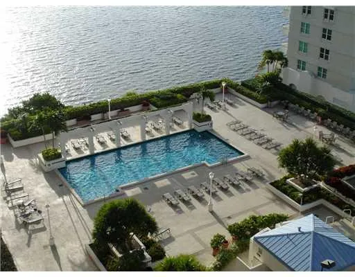 Isola #1404 image #8