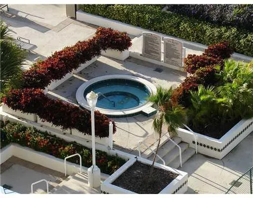 Isola #1404 image #9