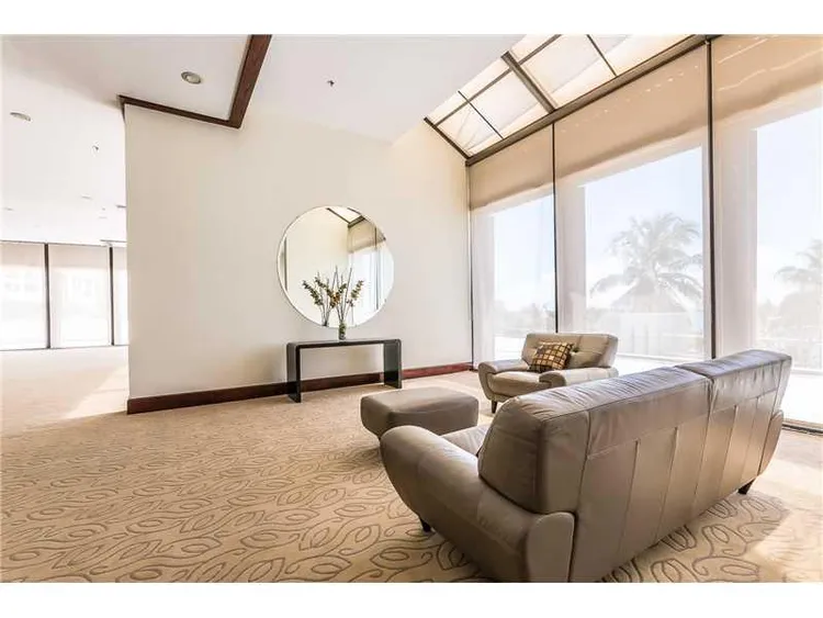 Villa Regina Condo #108 image #15