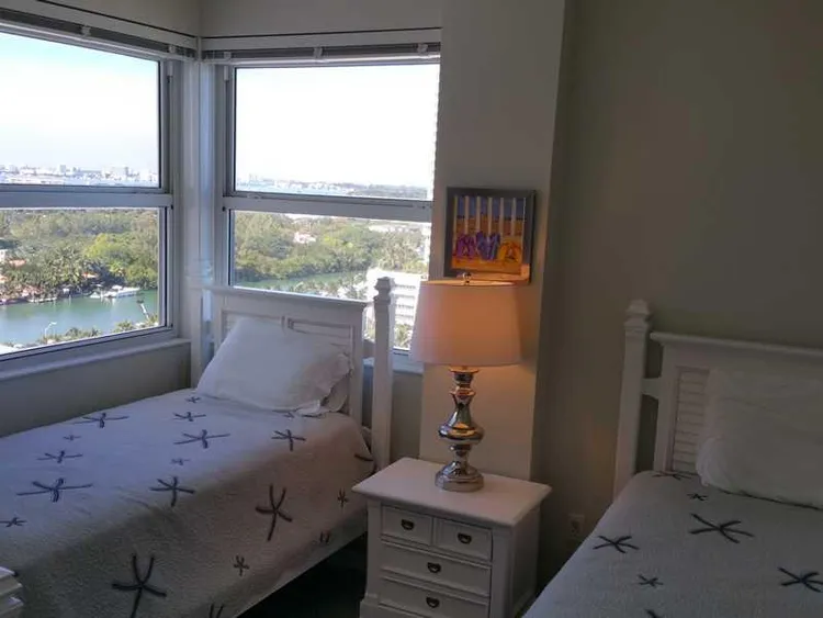 La Tour #1702 image #19