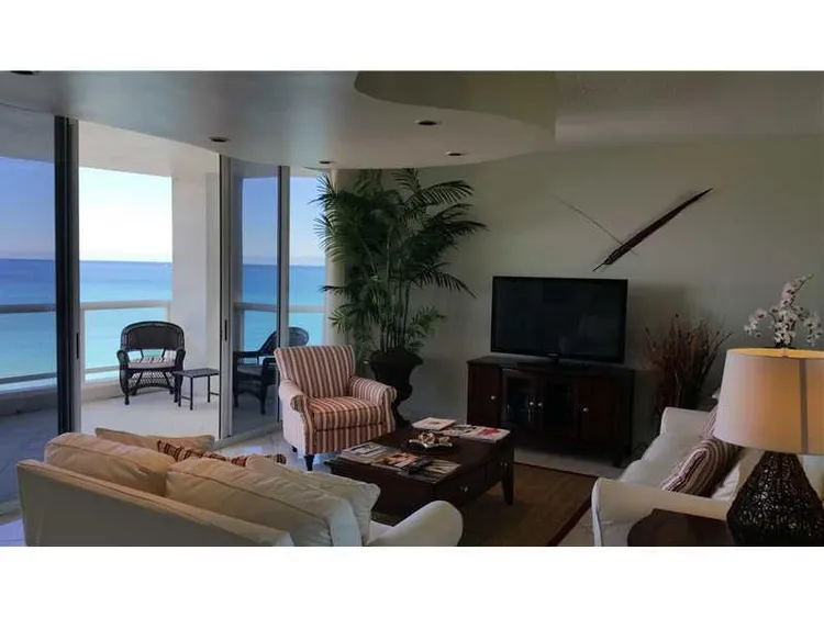 La Tour #1702 image #7