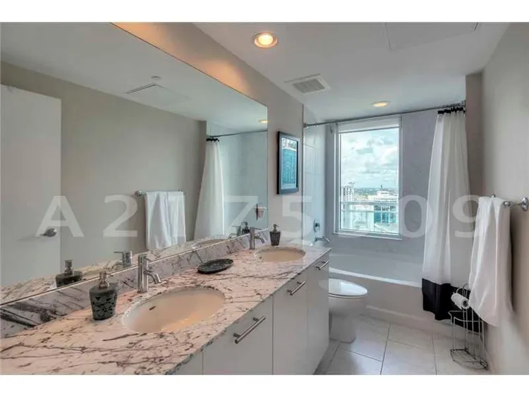 The Plaza on Brickell North #3700 image #15