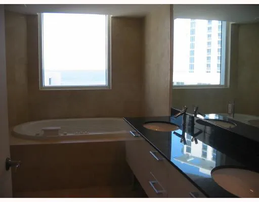 Ocean Four #1208 image #7