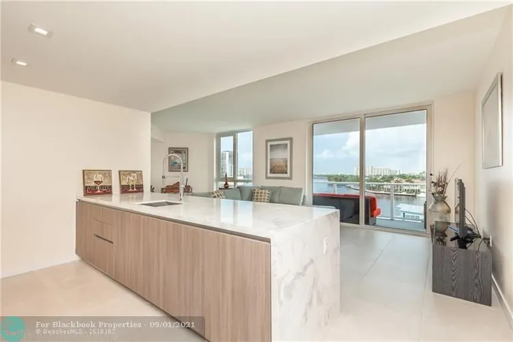 Tiffany House #506 image #19