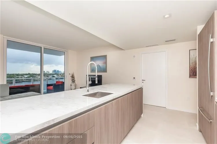 Tiffany House #506 image #21