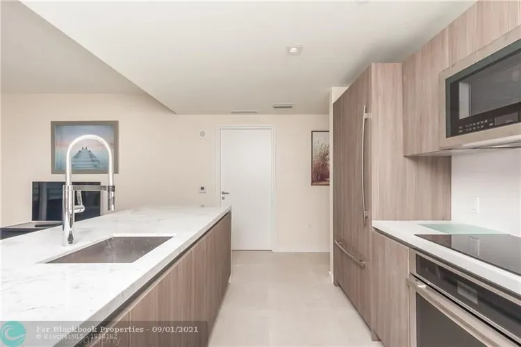 Tiffany House #506 image #22