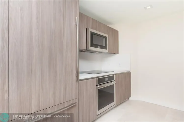 Tiffany House #506 image #24