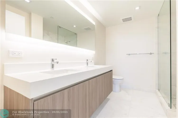 Tiffany House #506 image #30