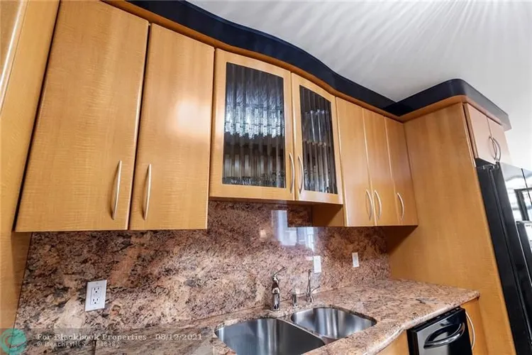 La Mer Estates #906E image #15