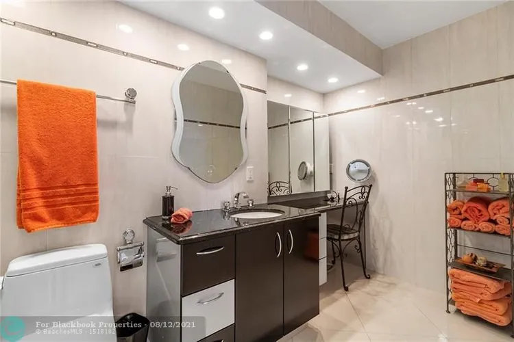 La Mer Estates #906E image #21