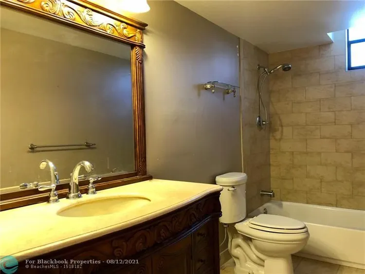 Olympus Towers and Marina #714 image #21