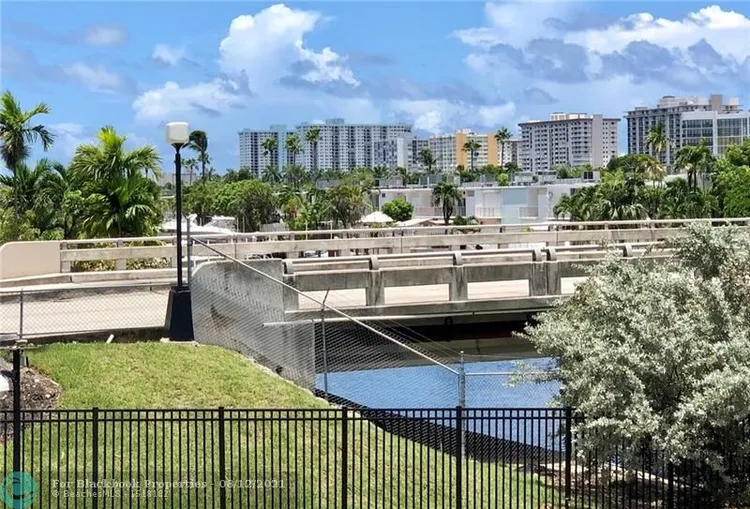 Olympus Towers and Marina #714 image #37