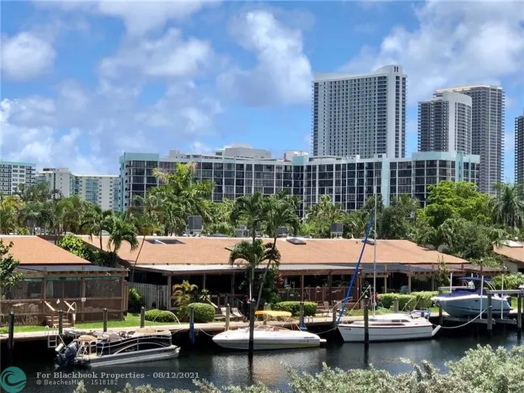 Olympus Towers and Marina #714 image #38