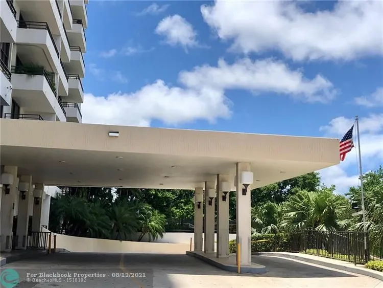 Olympus Towers and Marina #714 image #39