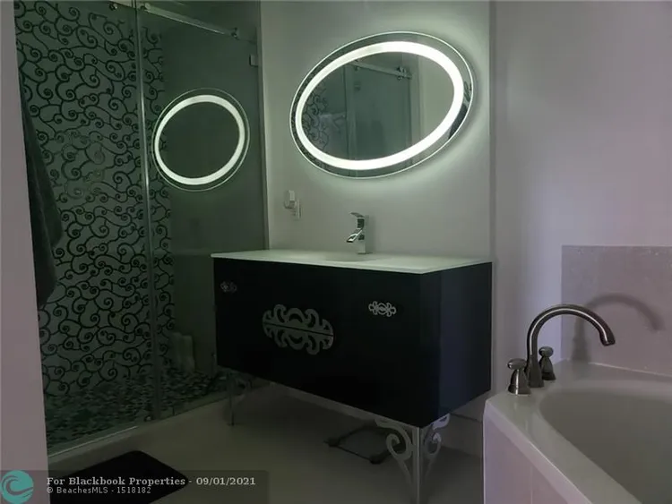 Radius #819 image #17