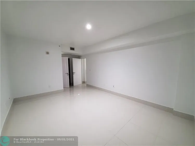 Radius #819 image #21