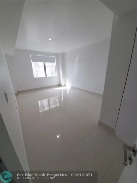 Radius #819 image #22