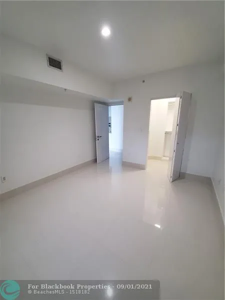 Radius #819 image #30