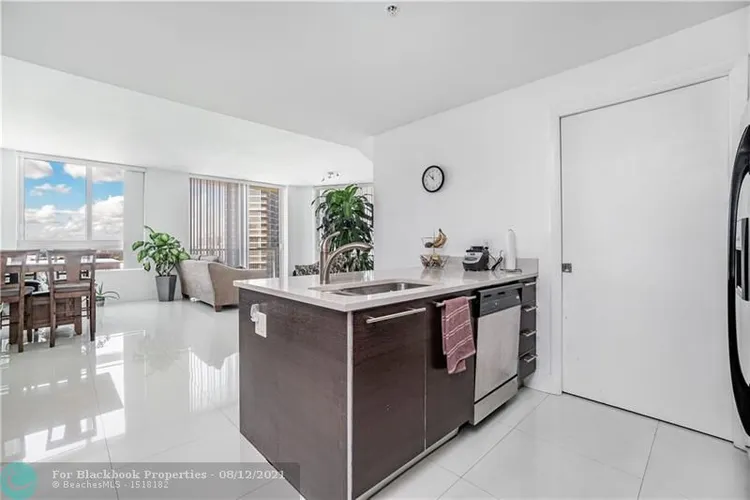 Quantum on the Bay #2312 image #11