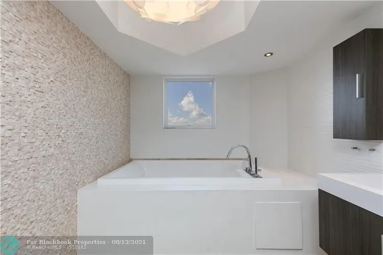 Oceania II #628 image #15