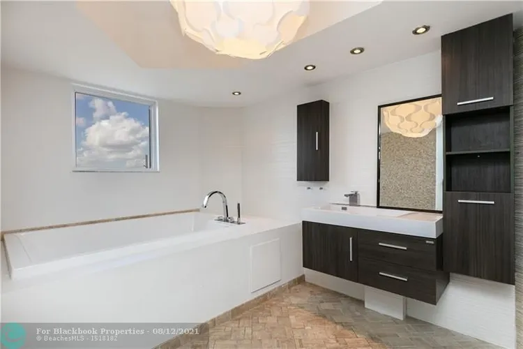 Oceania II #628 image #16