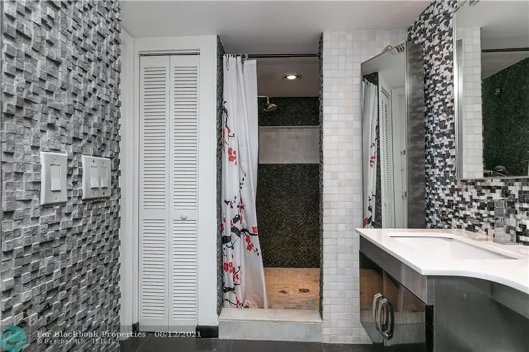 Oceania II #628 image #23