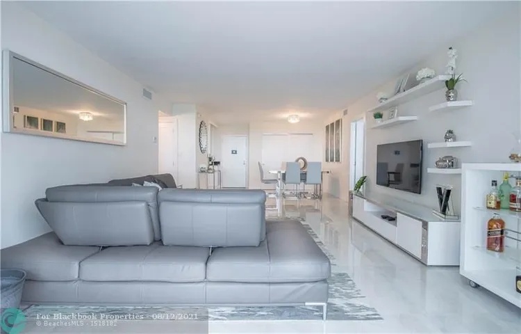 Royal Embassy #7H image #6