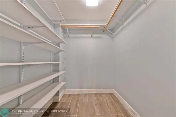 Yacht Harbour #7A image #13