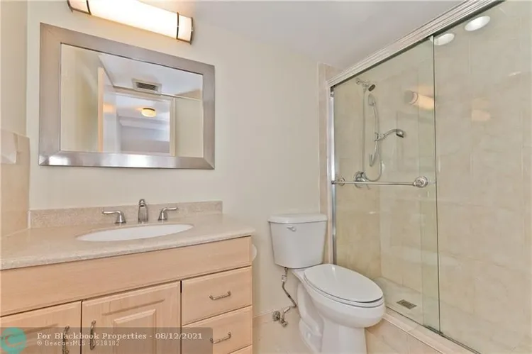 Yacht Harbour #7A image #17