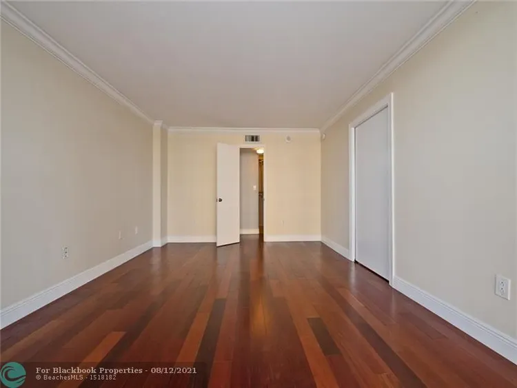 Yacht Harbour #7A image #18