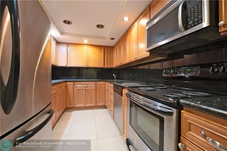 Yacht Harbour #7A image #21