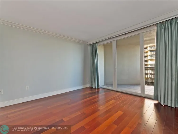 Yacht Harbour #7A image #6