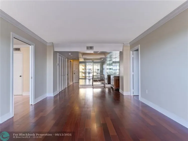 Yacht Harbour #7A image #7