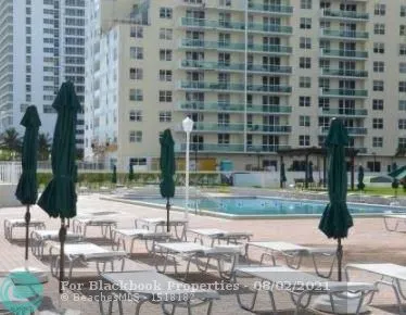 Carriage Club North #805 image #16