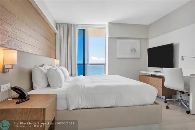 Hilton Q Club #1517 image #16