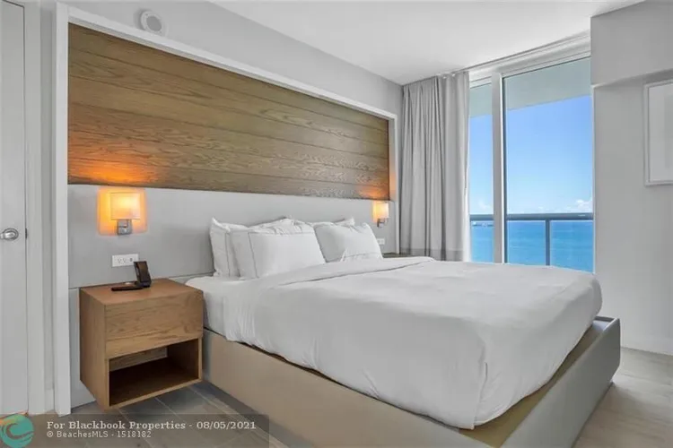 Hilton Q Club #1517 image #17