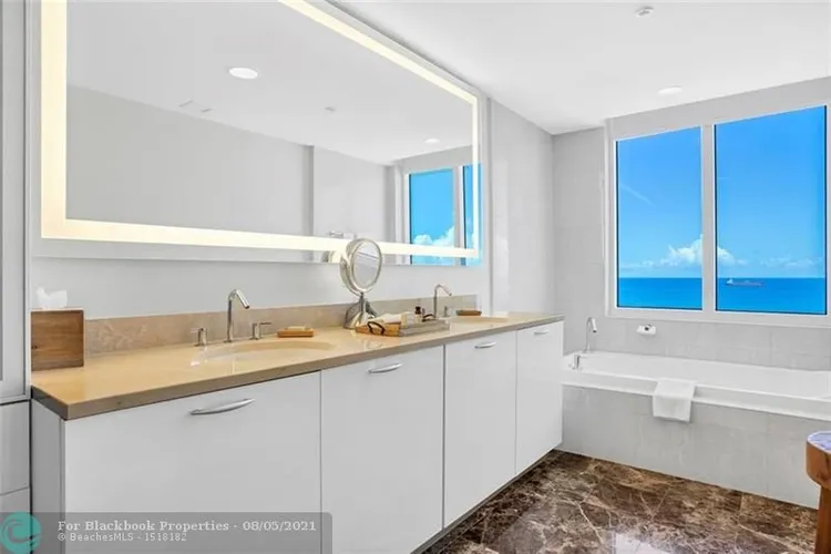 Hilton Q Club #1517 image #24