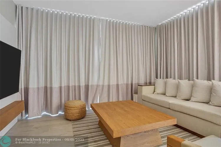 Hilton Q Club #1517 image #8